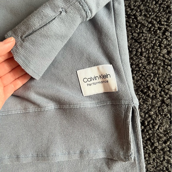 Calvin Klein | Relaxed Logo Hoodie - Picture 4 of 5